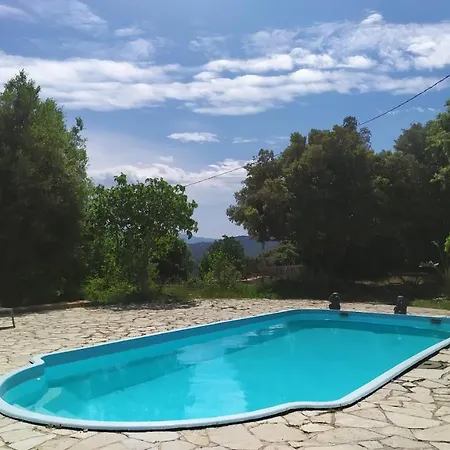 Joli Mas Avec Piscine Et Vue Вилла