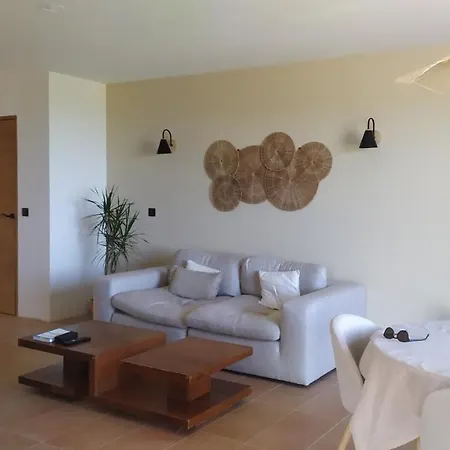 Joli Mas Avec Piscine Et Vue Вилла